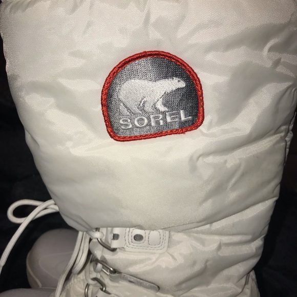 Worn twice Sorel snow boots inserts included - Picture 4 of 6